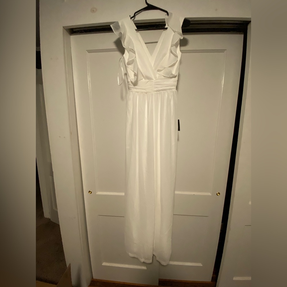NWT Lulu’s White Jumpsuit